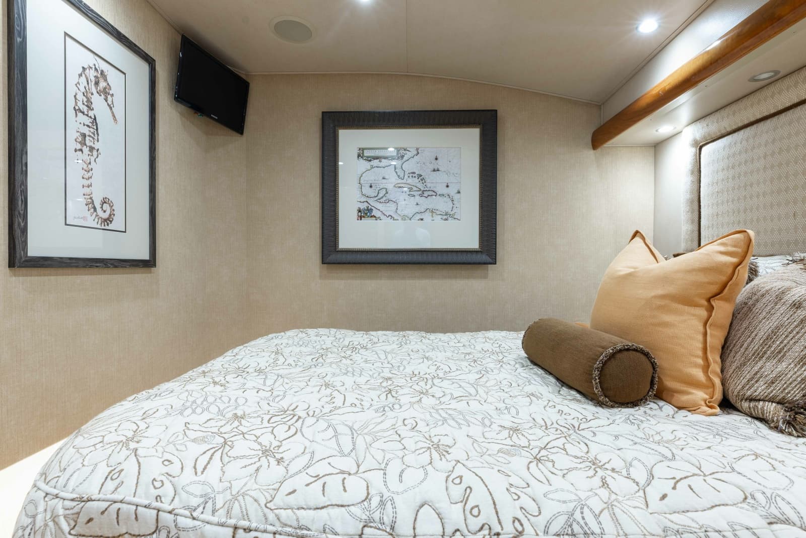 2012 Viking 76 Enclosed Bridge - Photo 77