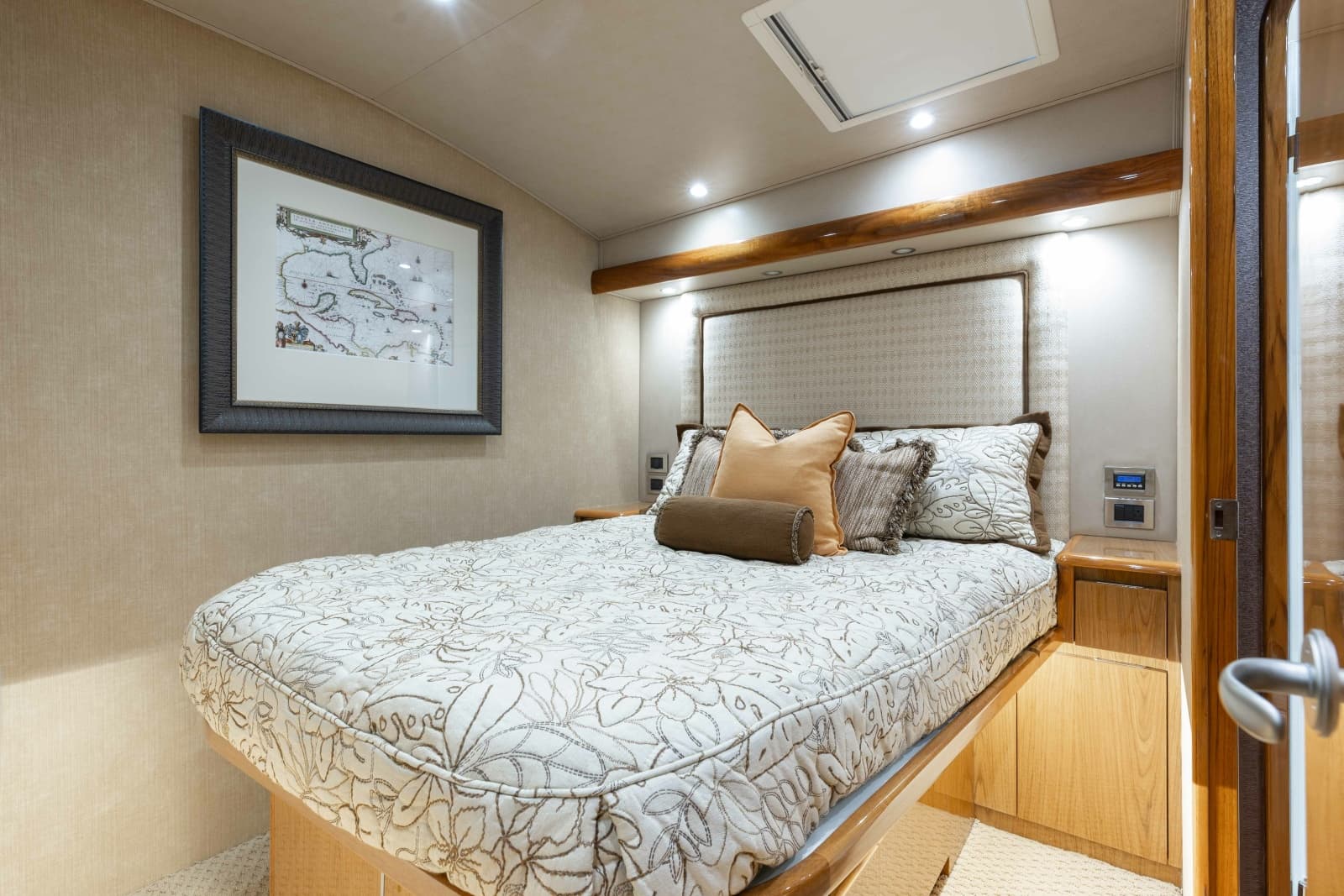 2012 Viking 76 Enclosed Bridge - Photo 76