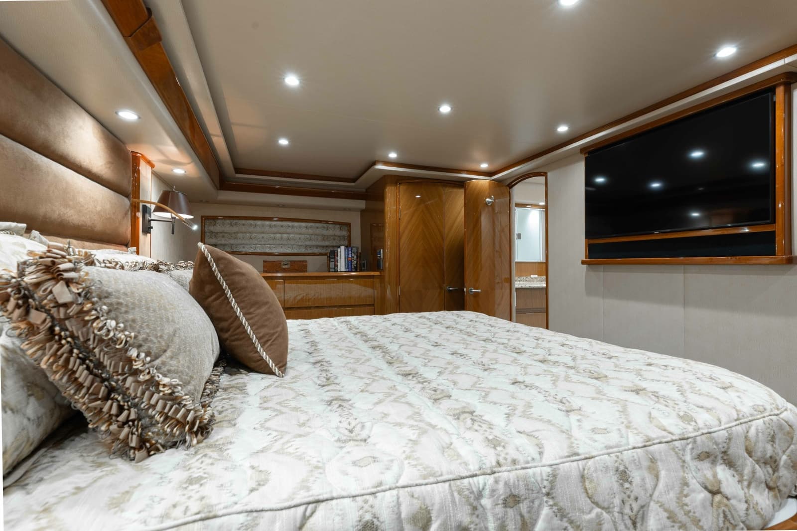 2012 Viking 76 Enclosed Bridge - Photo 72