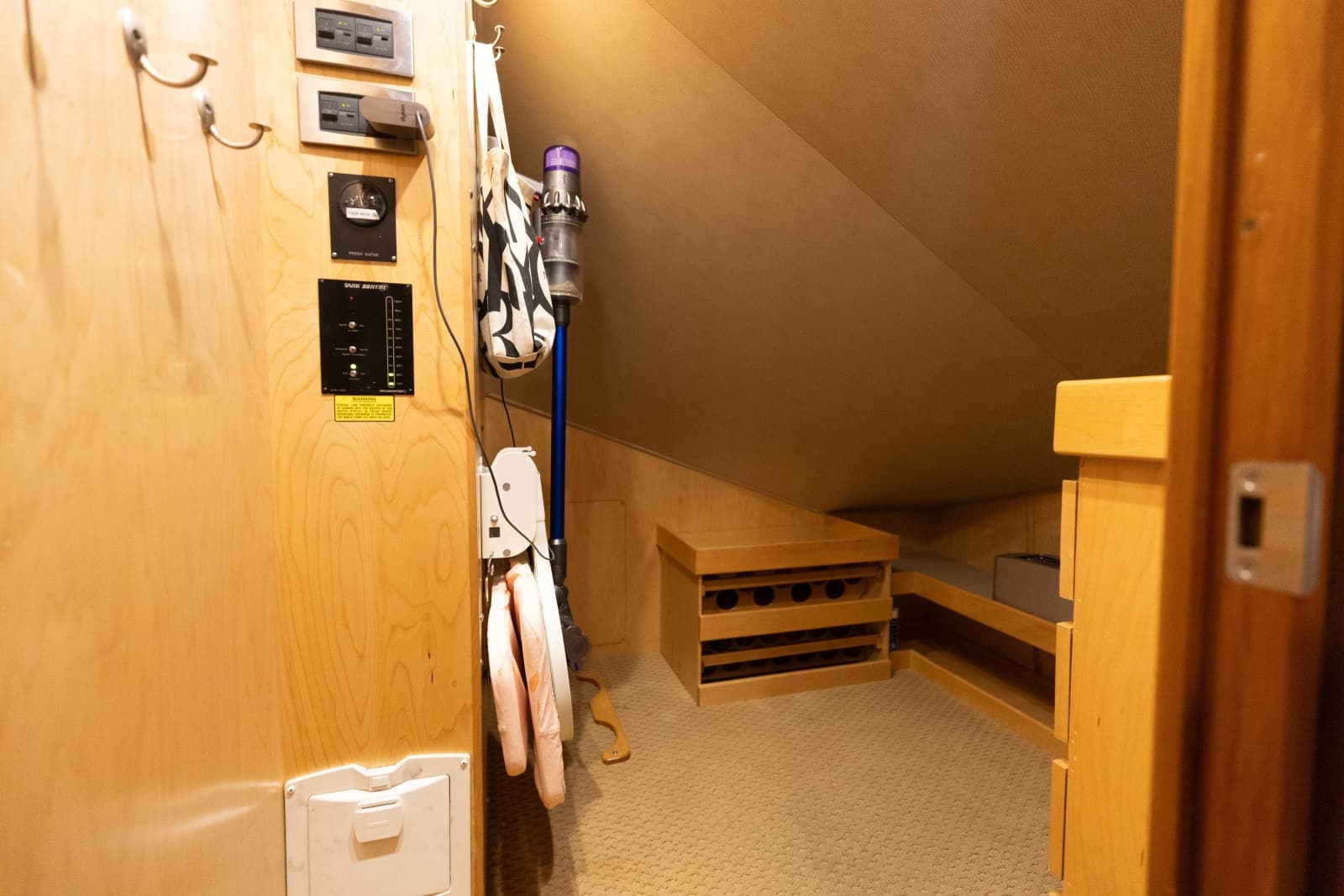 2012 Viking 76 Enclosed Bridge - Photo 90