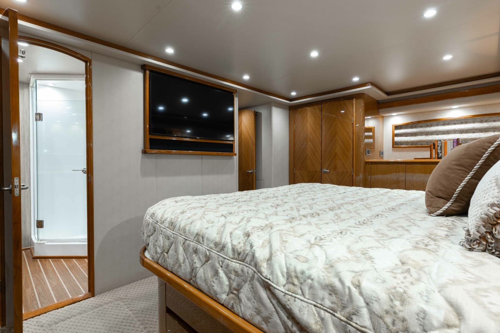 2012 Viking 76 Enclosed Bridge - Photo 74