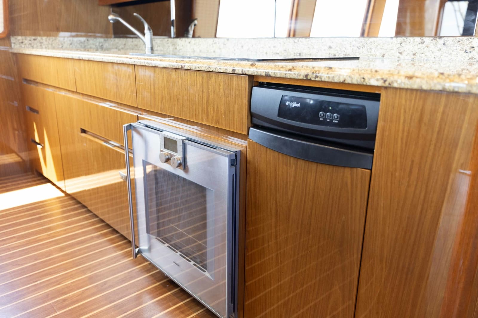 2012 Viking 76 Enclosed Bridge - Photo 67
