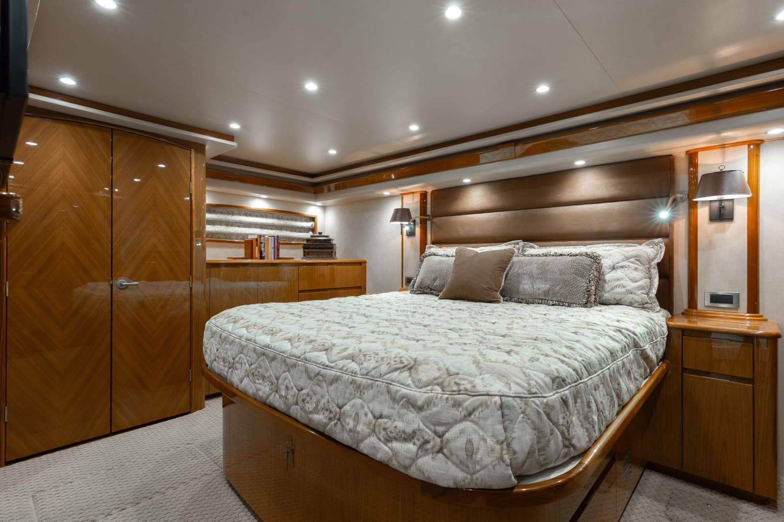 2012 Viking 76 Enclosed Bridge - Photo 73