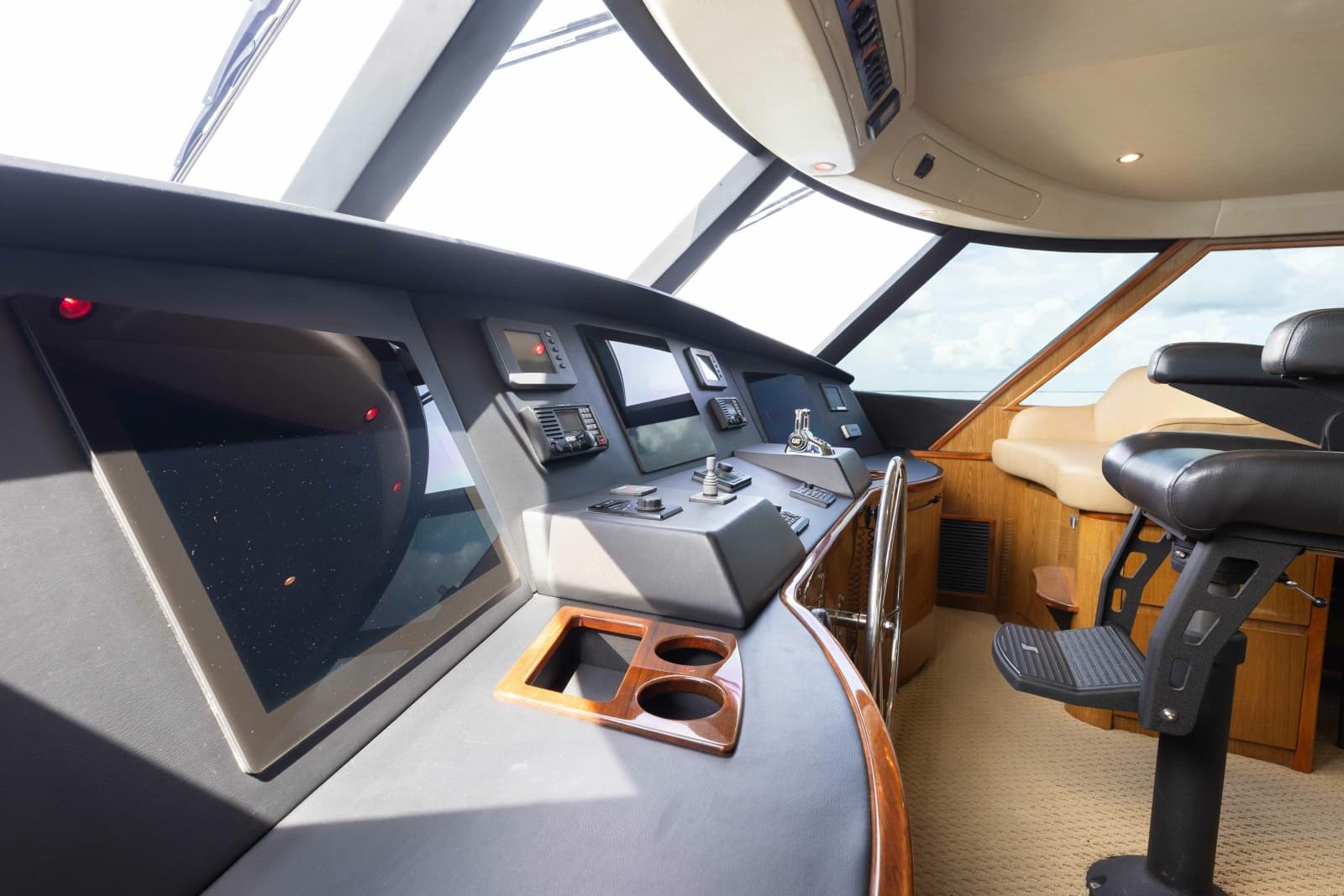 2012 Viking 76 Enclosed Bridge - Photo 49