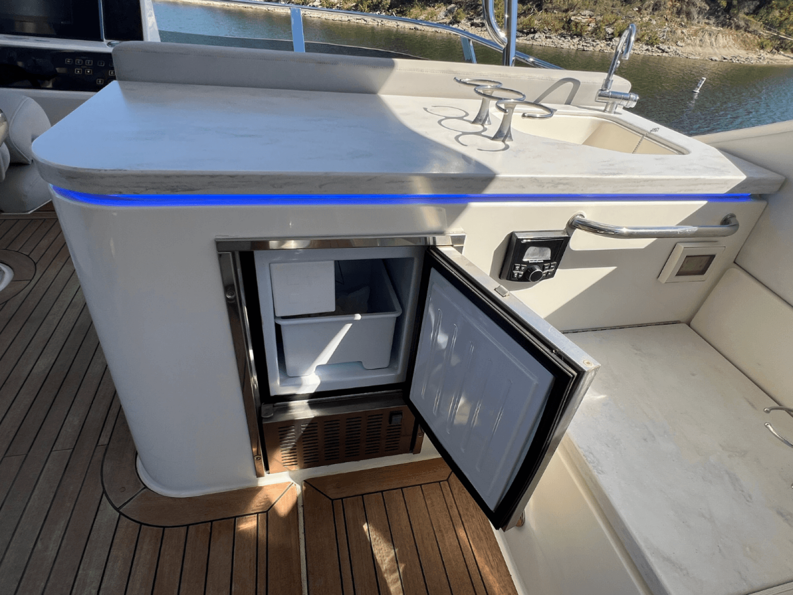 2018 Sea Ray FLY 520 - Photo 29