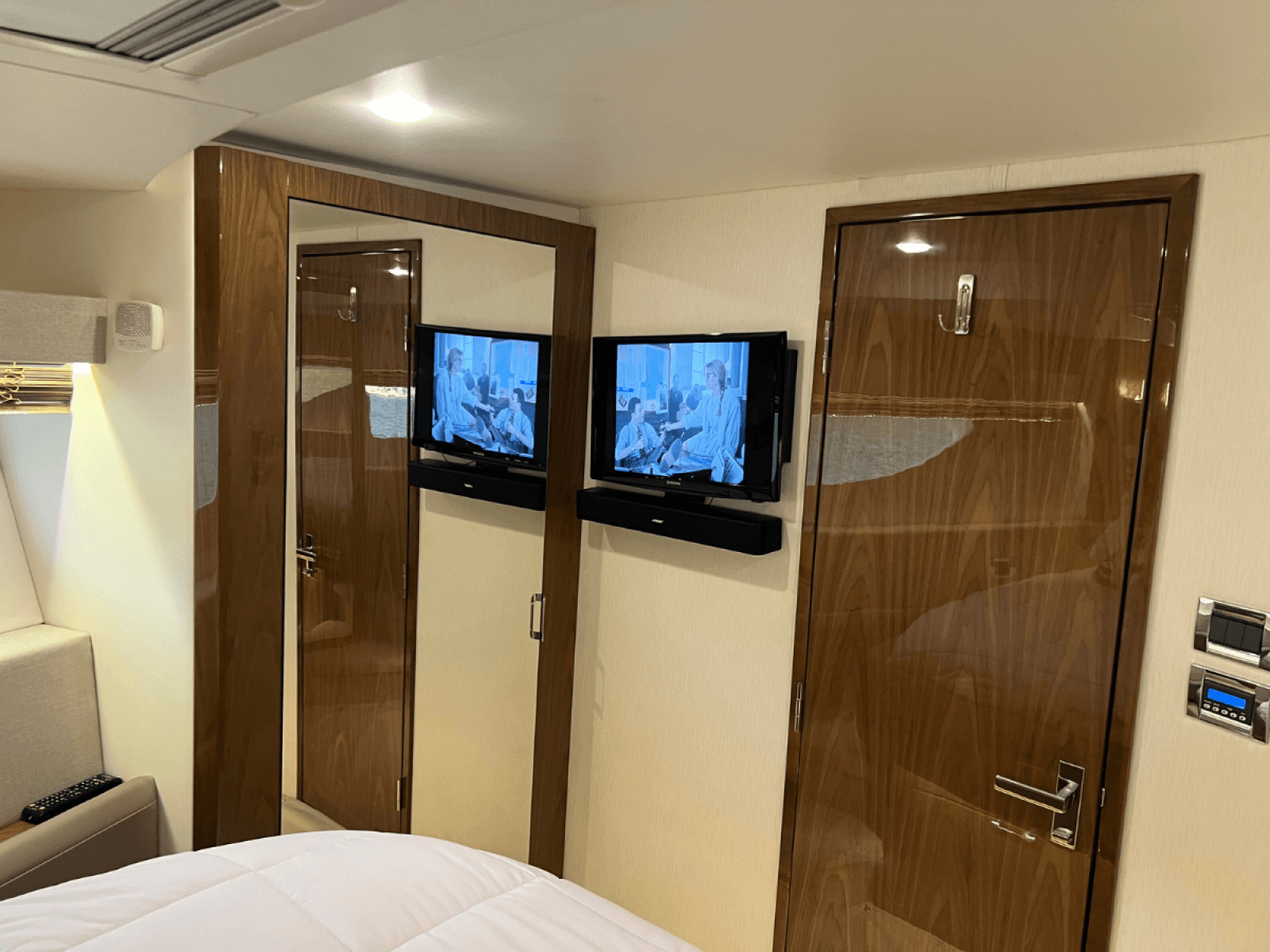 2018 Sea Ray FLY 520 - Photo 80