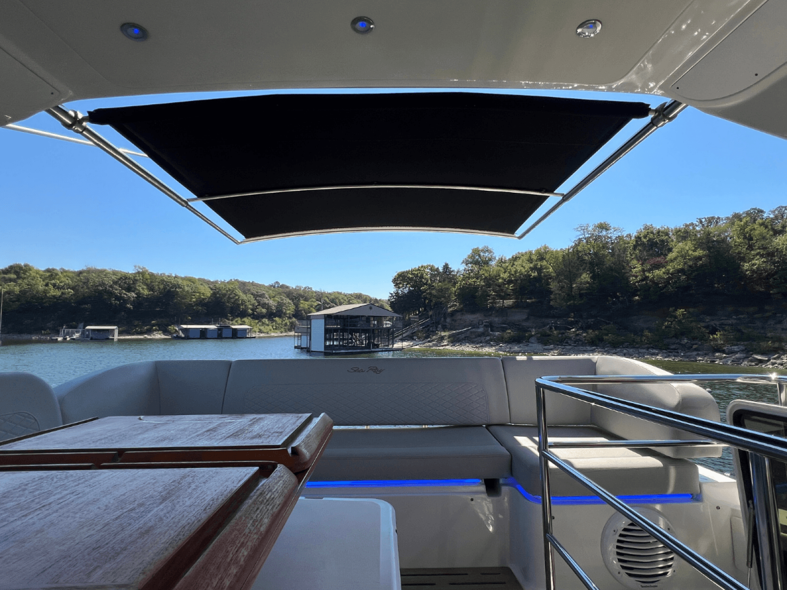2018 Sea Ray FLY 520 - Photo 38