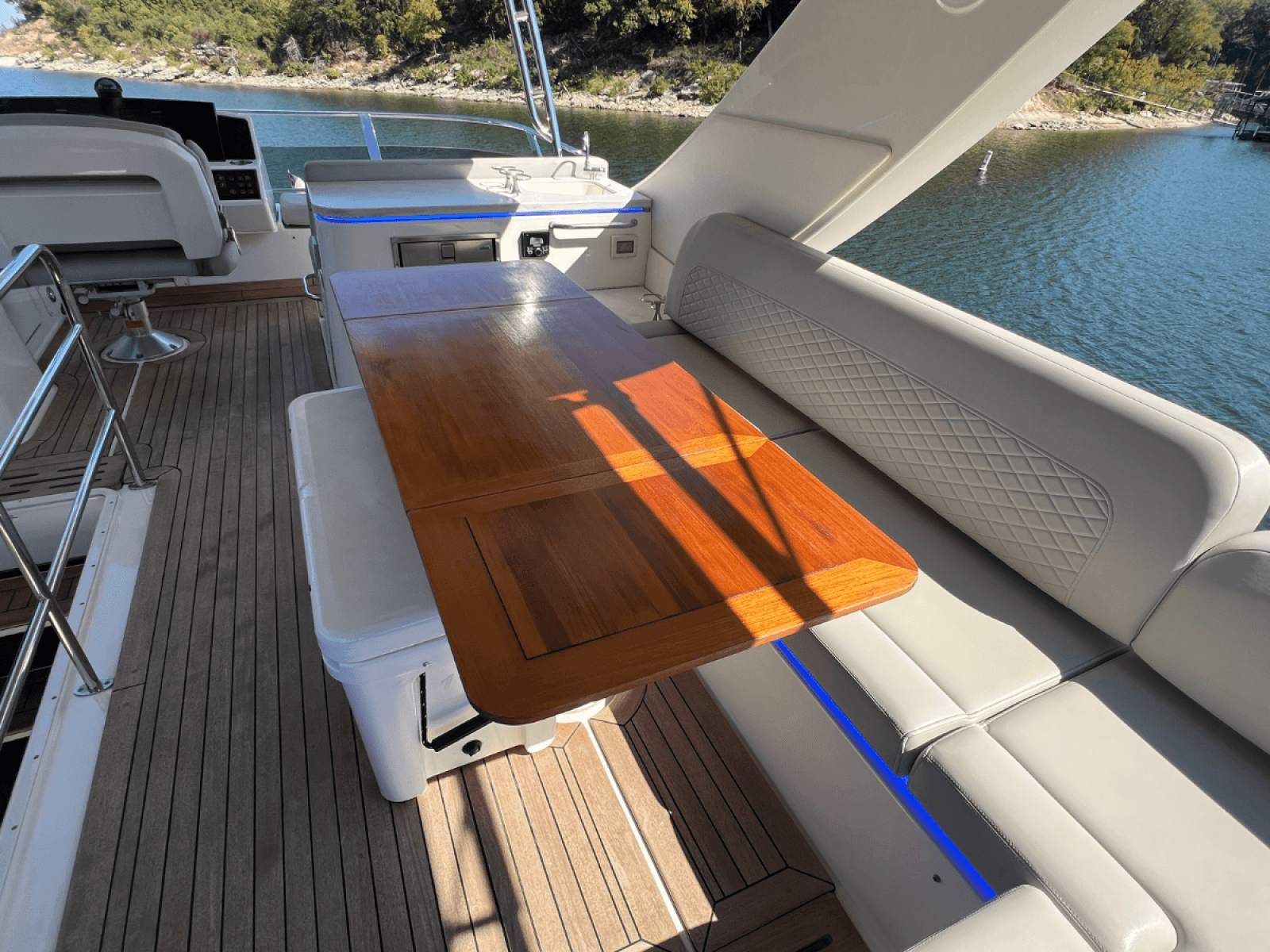 2018 Sea Ray FLY 520 - Photo 28