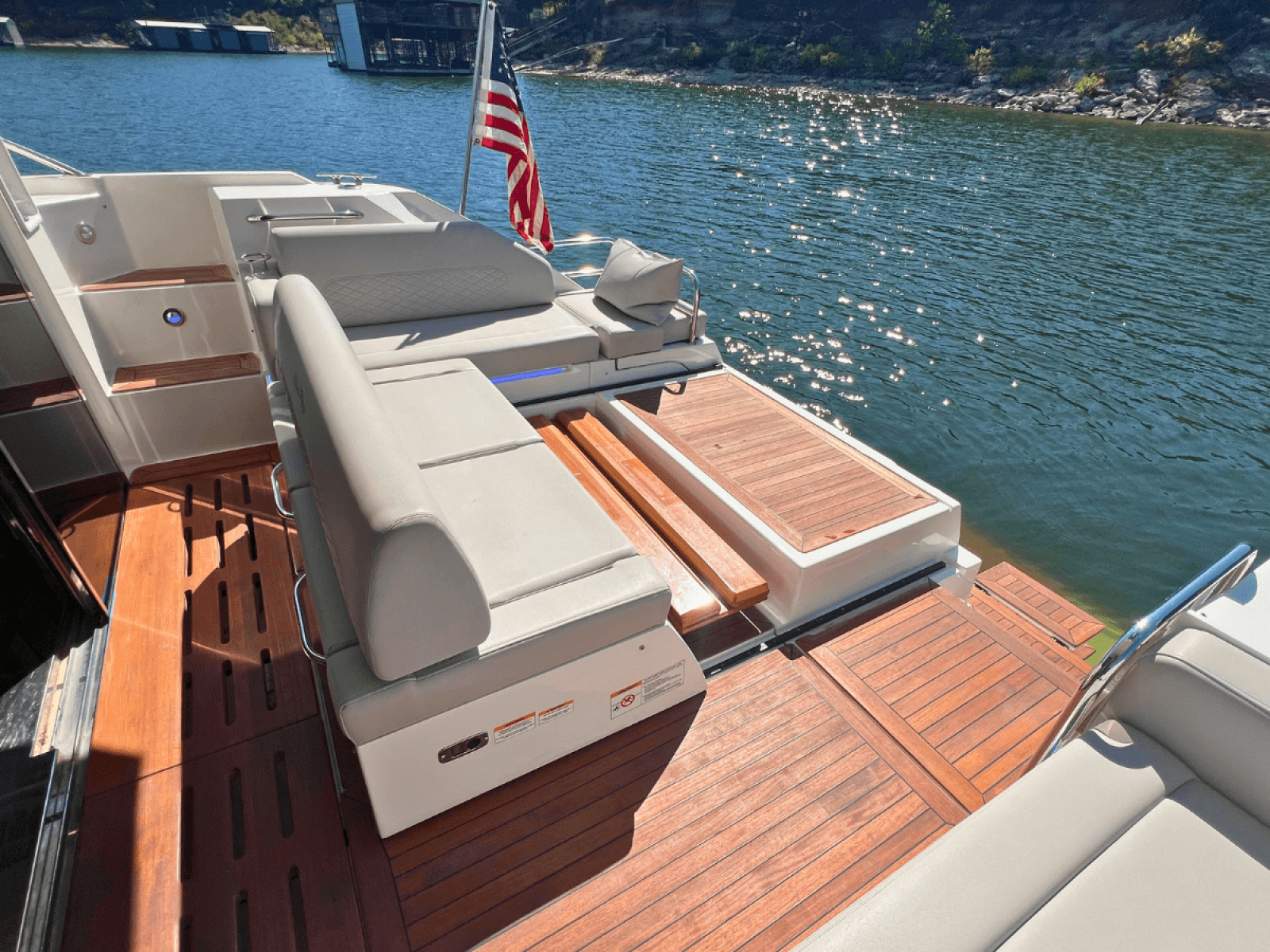2018 Sea Ray FLY 520 - Photo 19