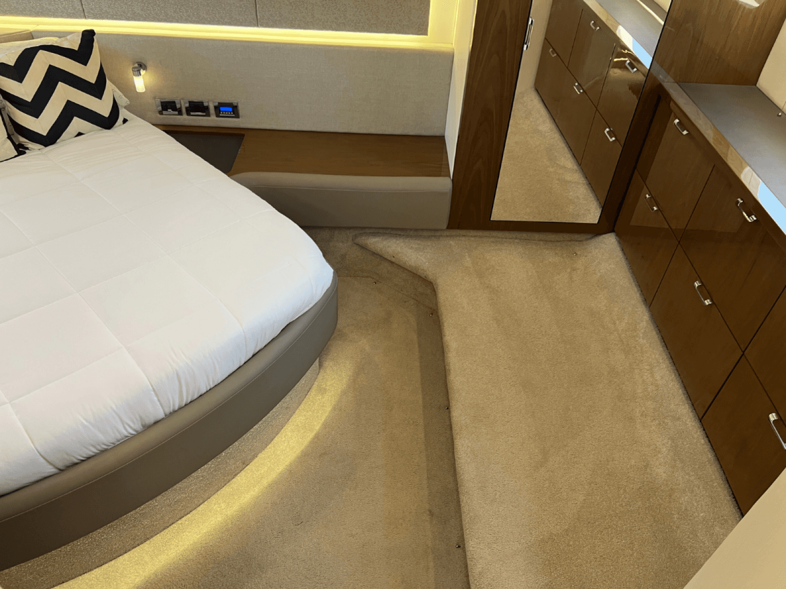 2018 Sea Ray FLY 520 - Photo 89