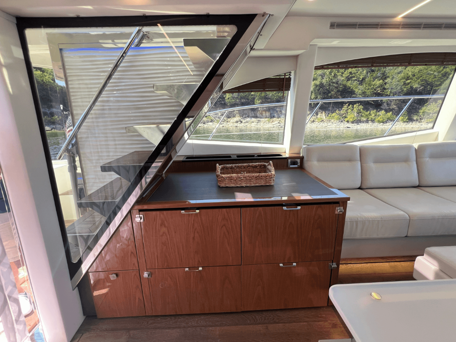 2018 Sea Ray FLY 520 - Photo 57