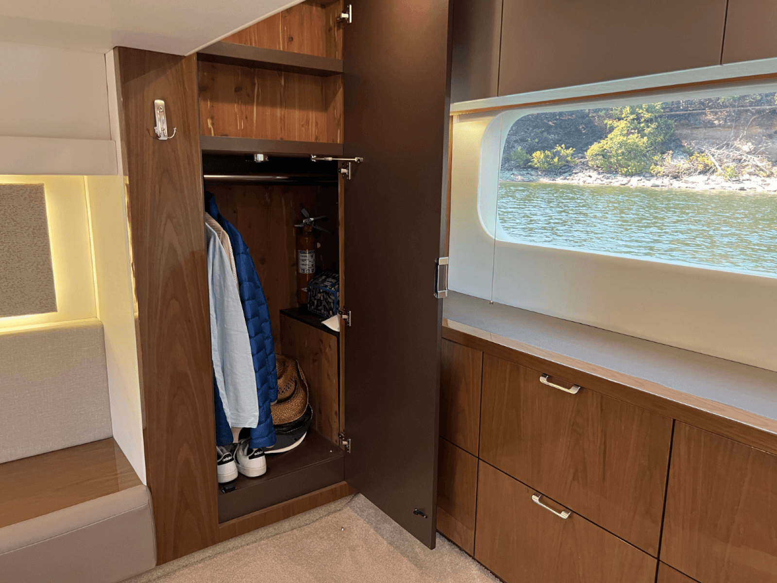 2018 Sea Ray FLY 520 - Photo 93