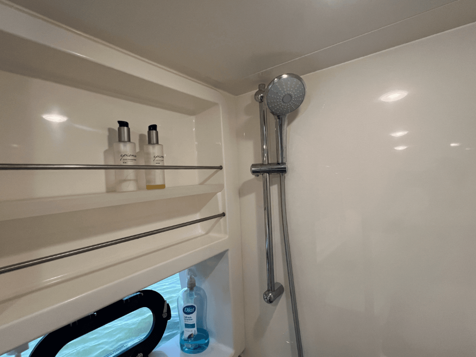 2018 Sea Ray FLY 520 - Photo 97