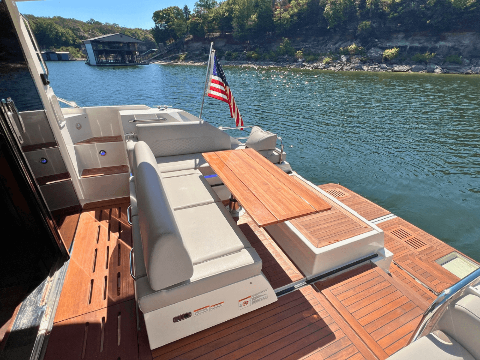 2018 Sea Ray FLY 520 - Photo 20