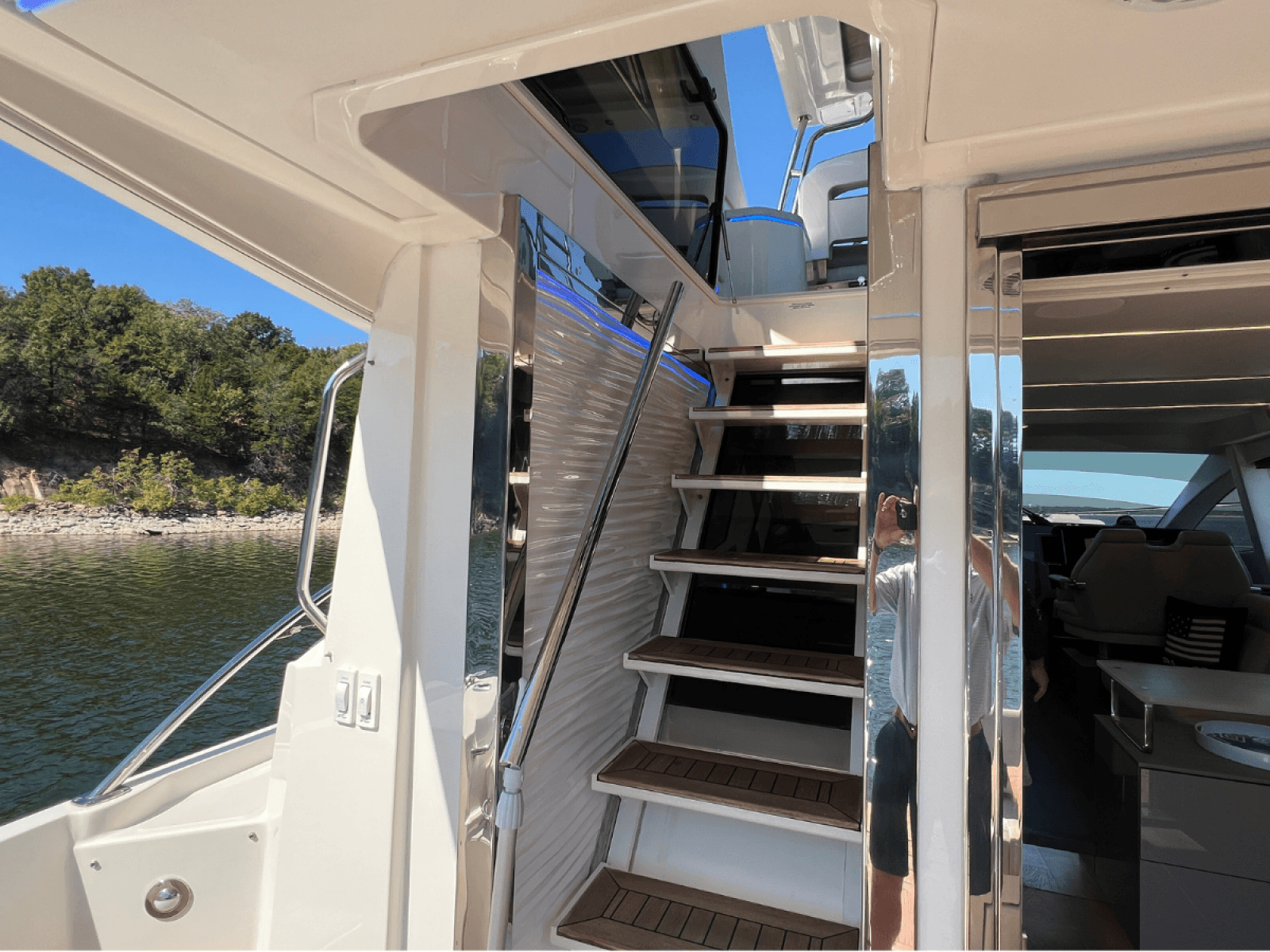 2018 Sea Ray FLY 520 - Photo 25