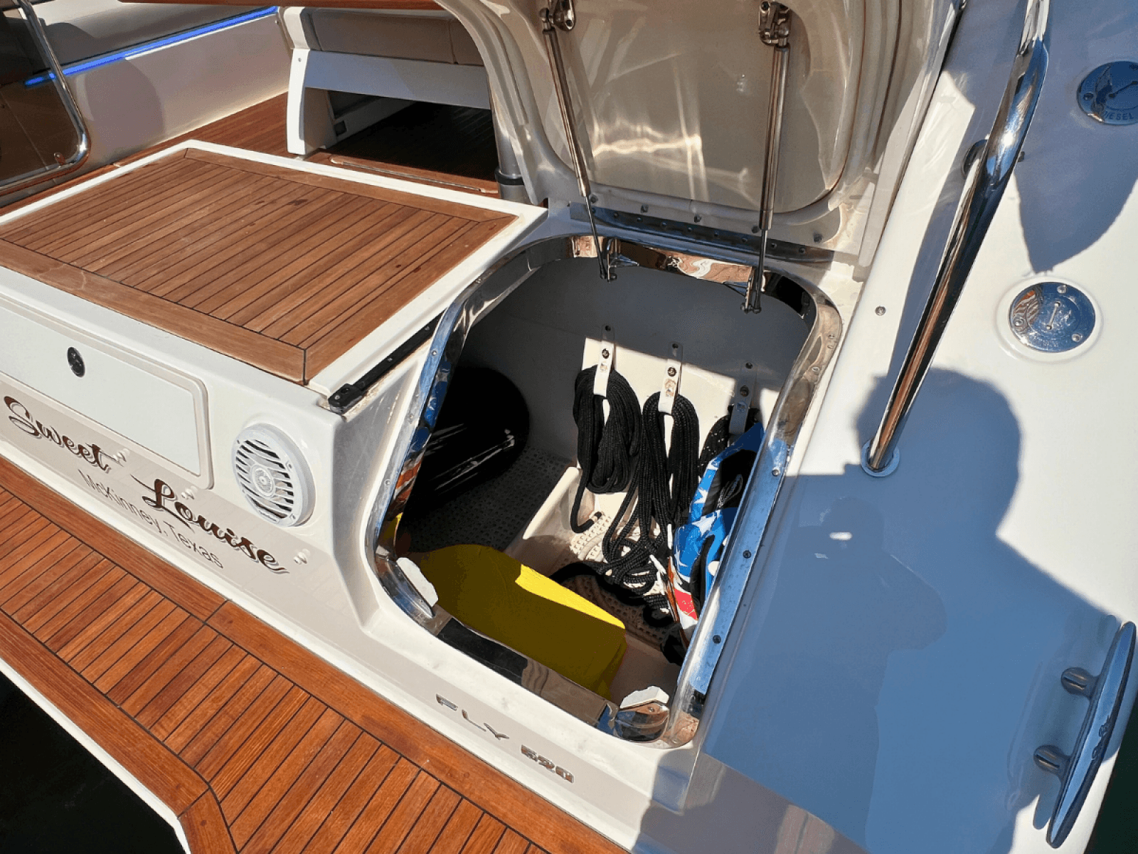 2018 Sea Ray FLY 520 - Photo 17