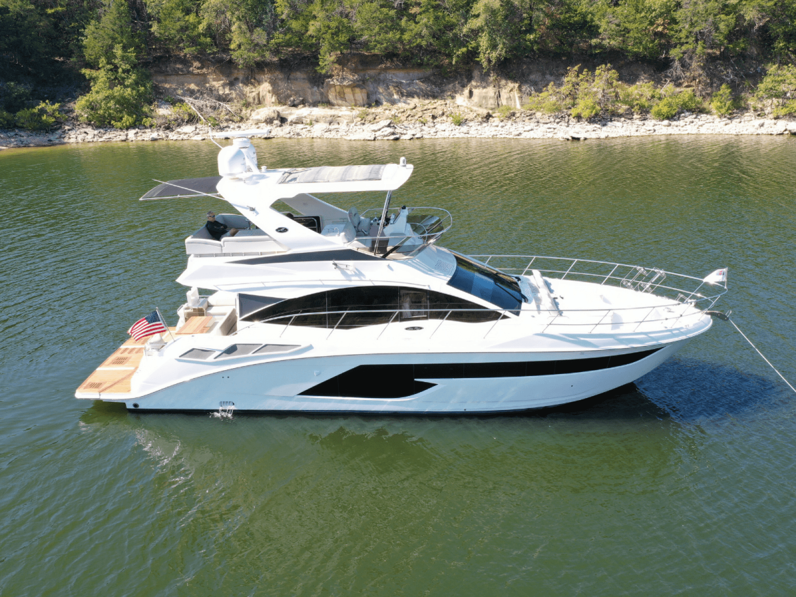 2018 Sea Ray FLY 520 - Photo 2