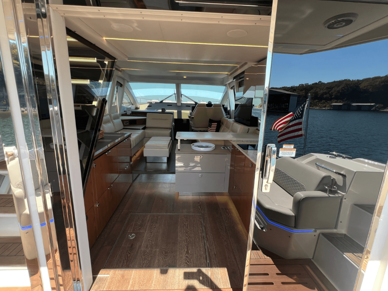 2018 Sea Ray FLY 520 - Photo 51