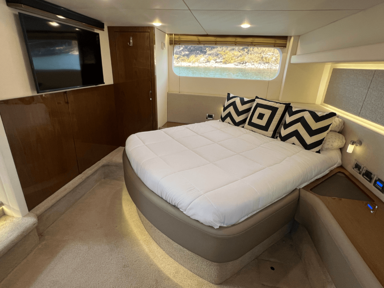 2018 Sea Ray FLY 520 - Photo 88