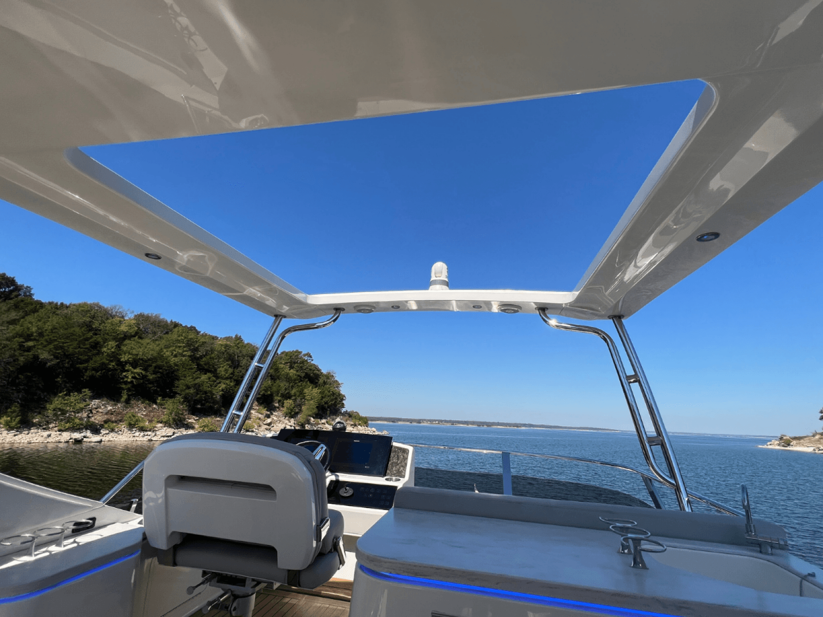 2018 Sea Ray FLY 520 - Photo 40