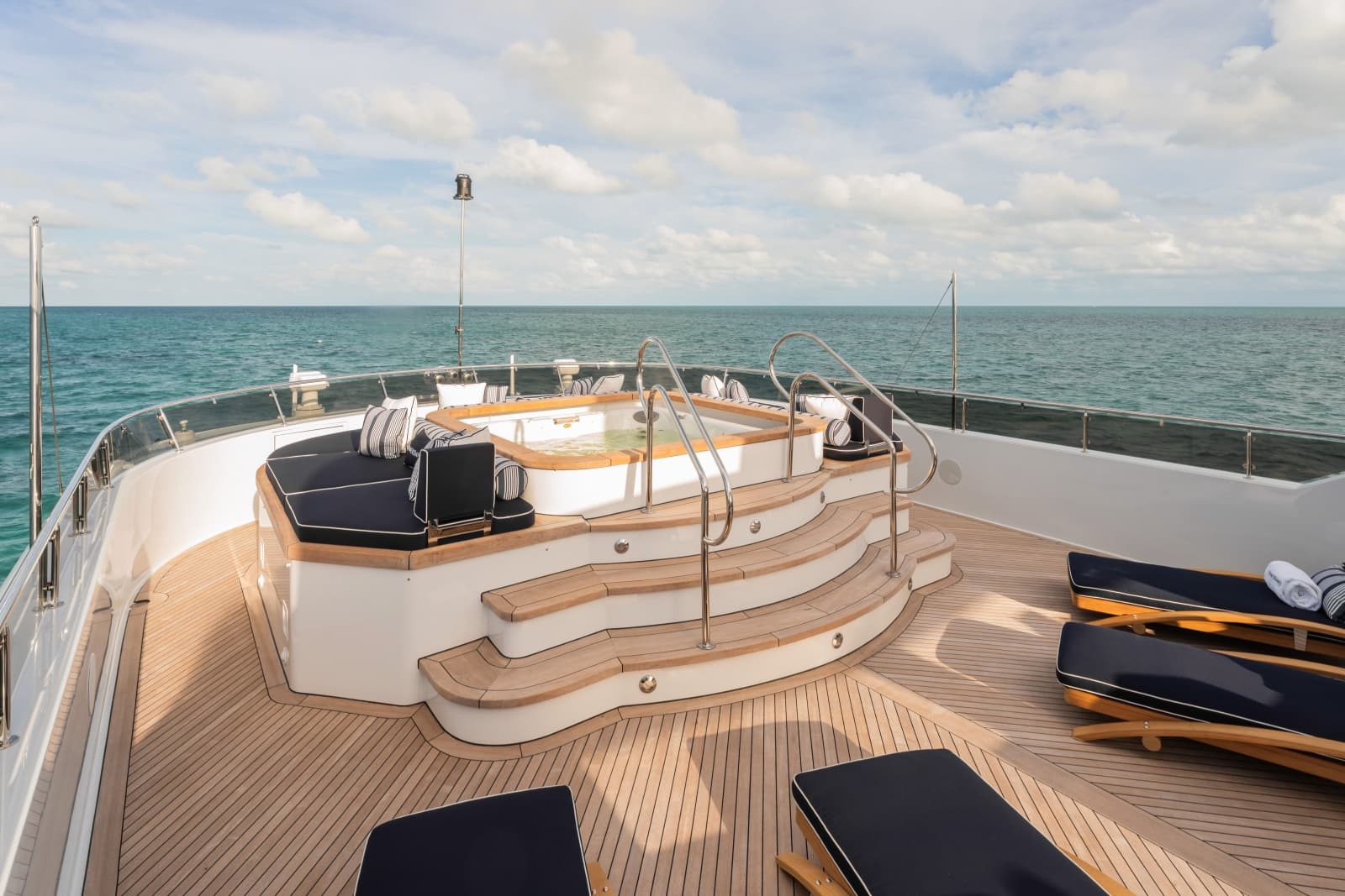 2004 Trinity Yachts  - Photo 32