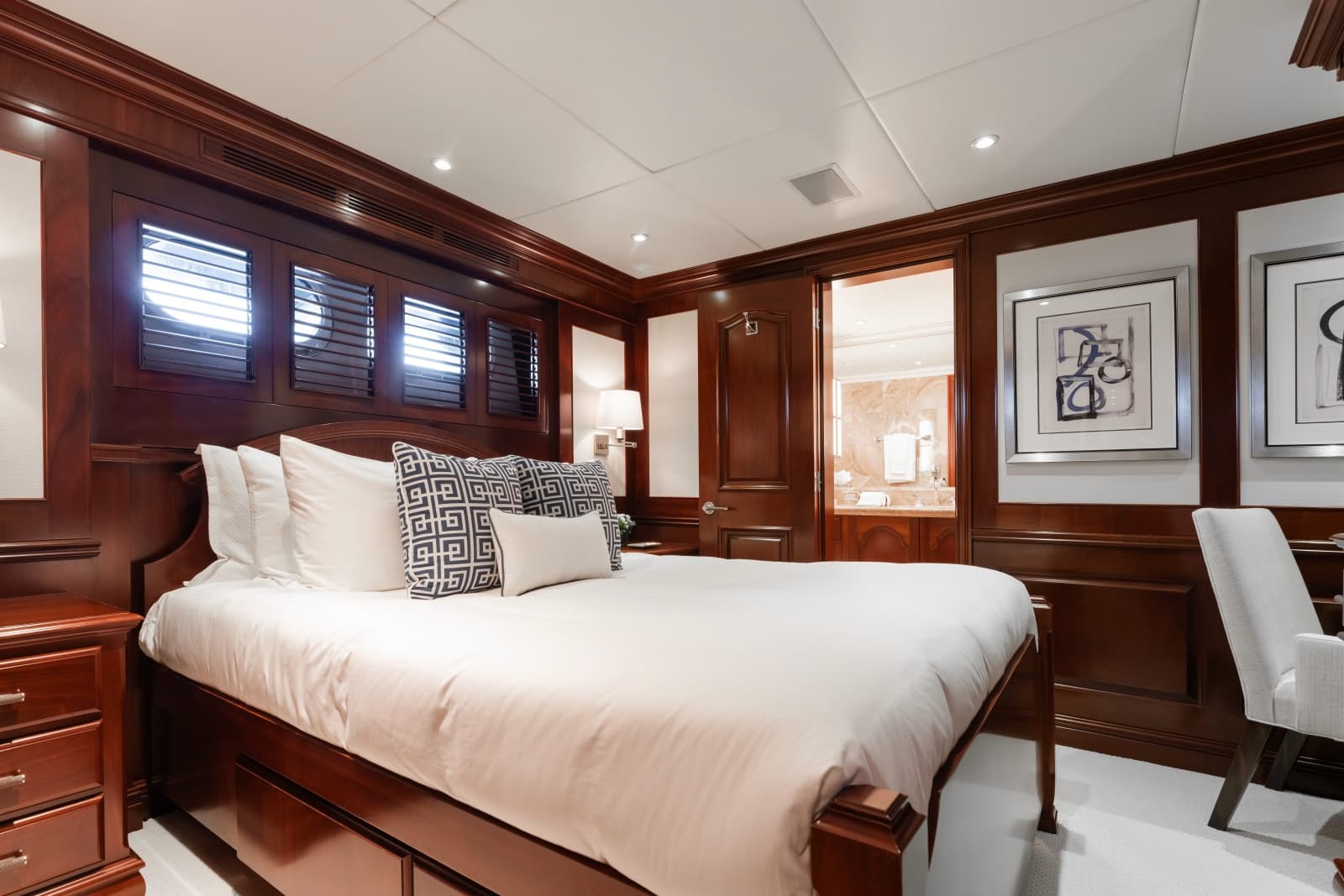 2004 Trinity Yachts  - Photo 22