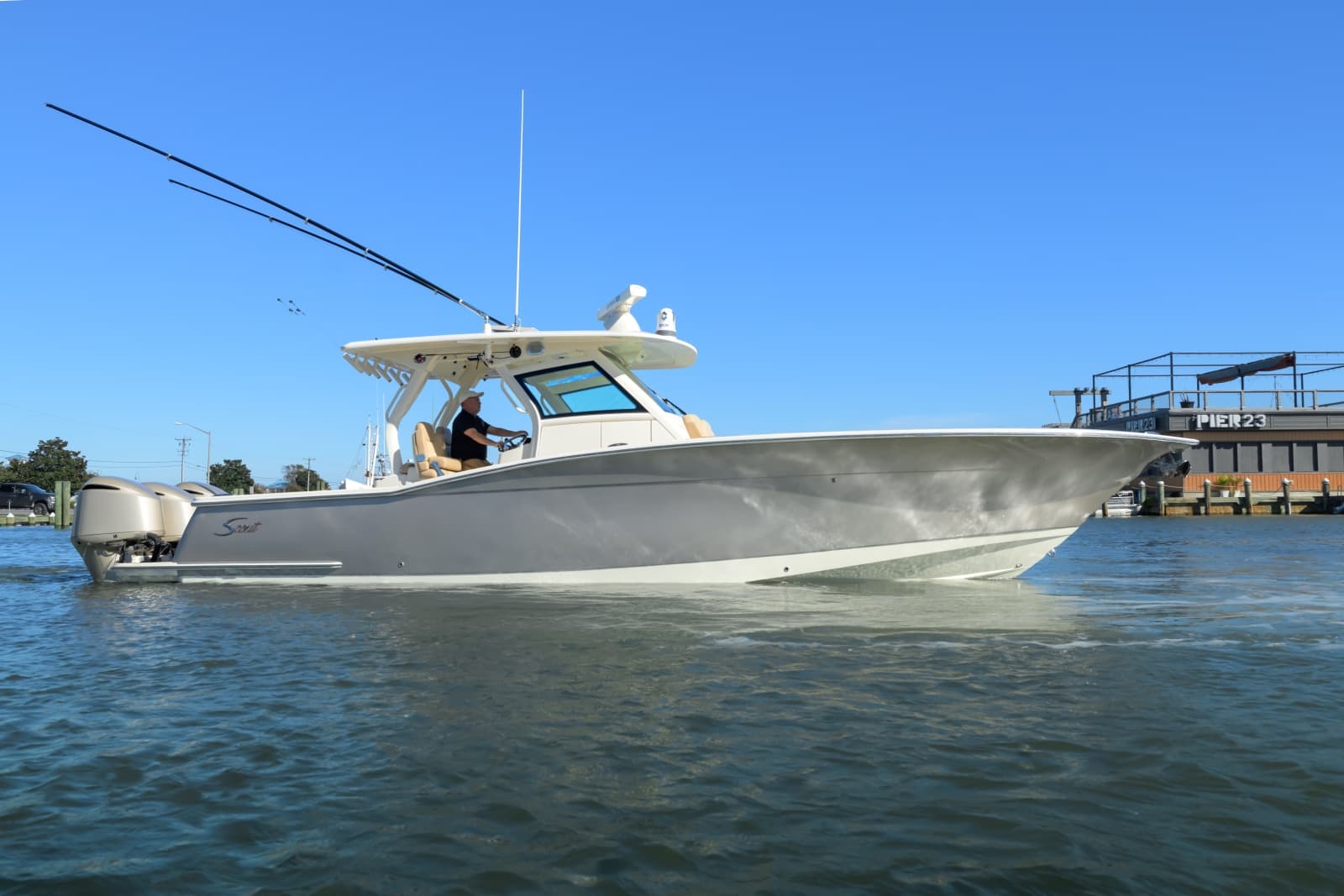 2018 Scout 355 LXF - Photo 1