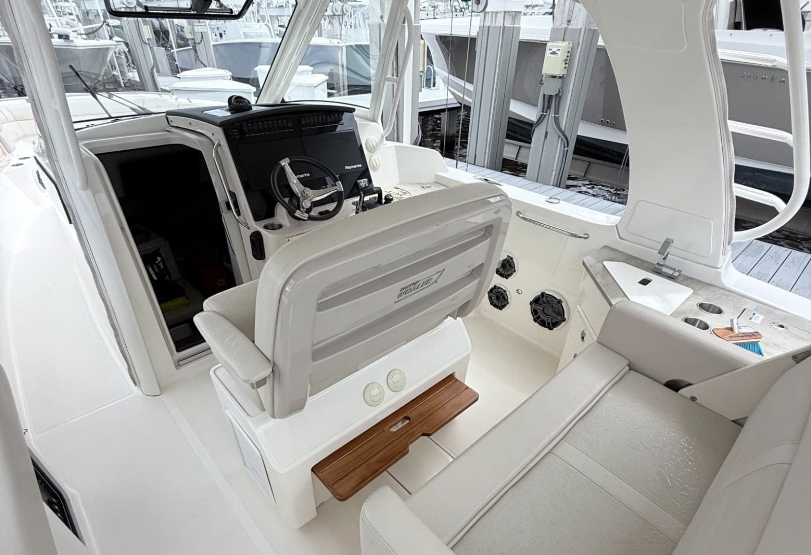 2023 Boston Whaler 350 Realm - Photo 1