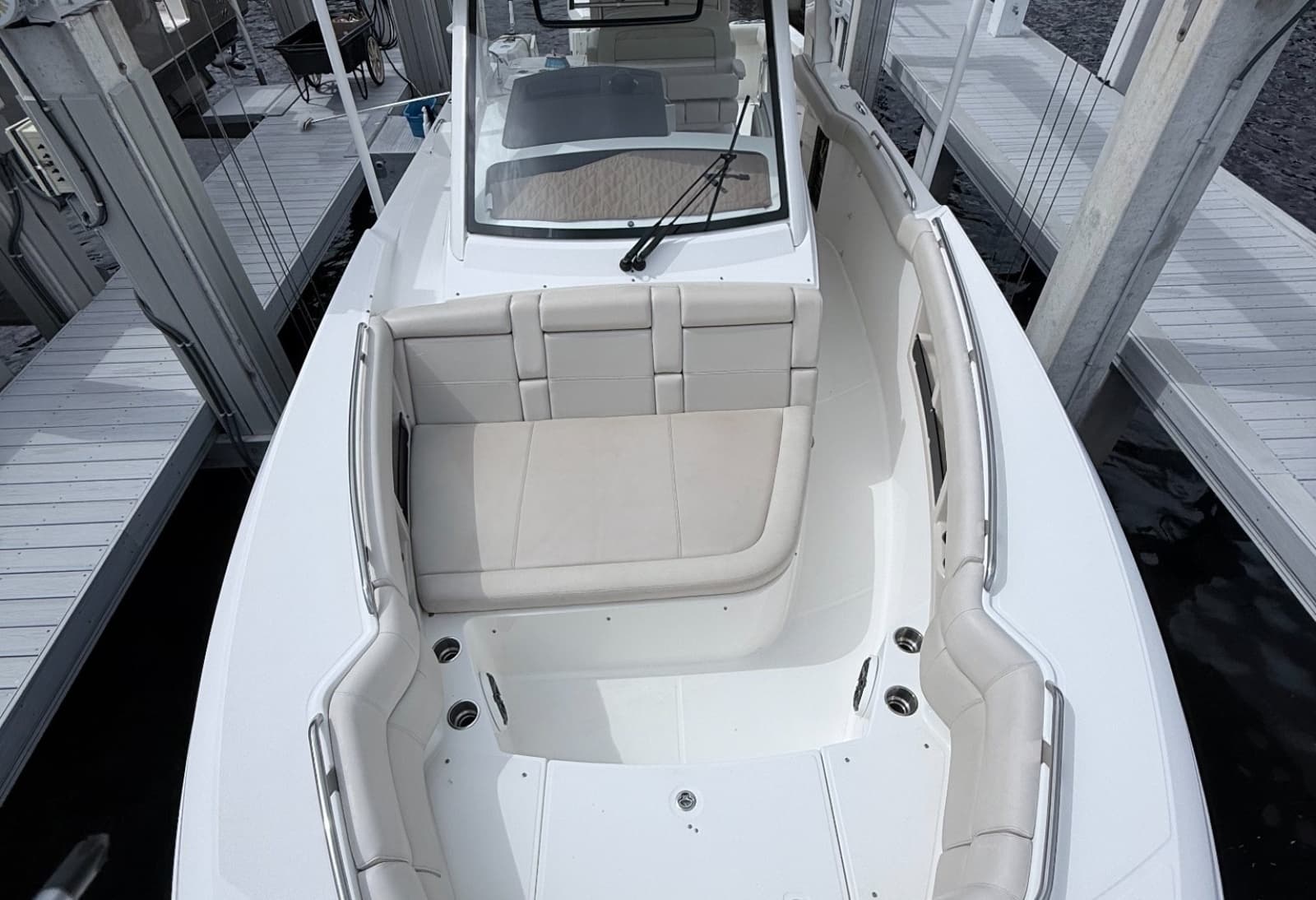 2023 Boston Whaler 350 Realm - Photo 7