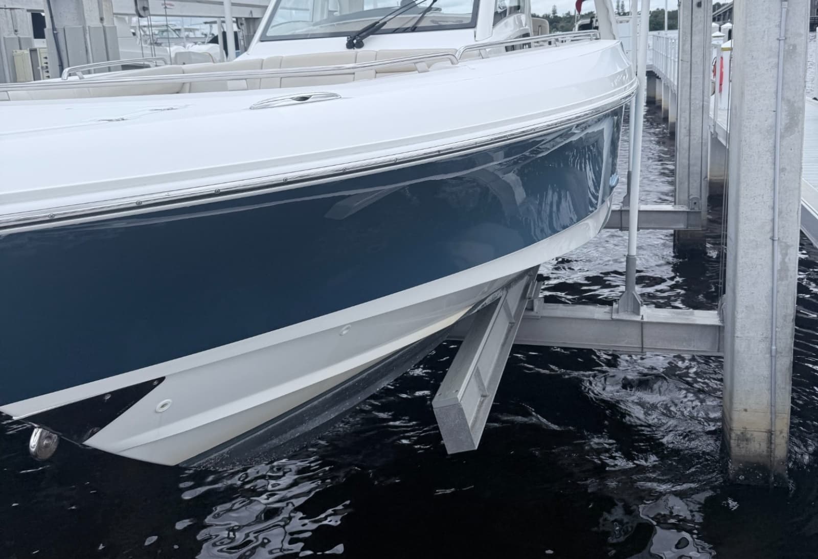 2023 Boston Whaler 350 Realm - Photo 4