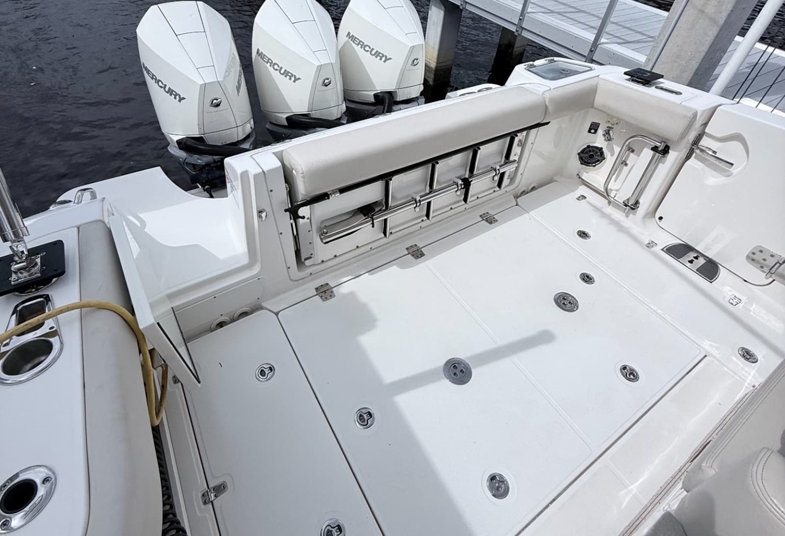 2023 Boston Whaler 350 Realm - Photo 12