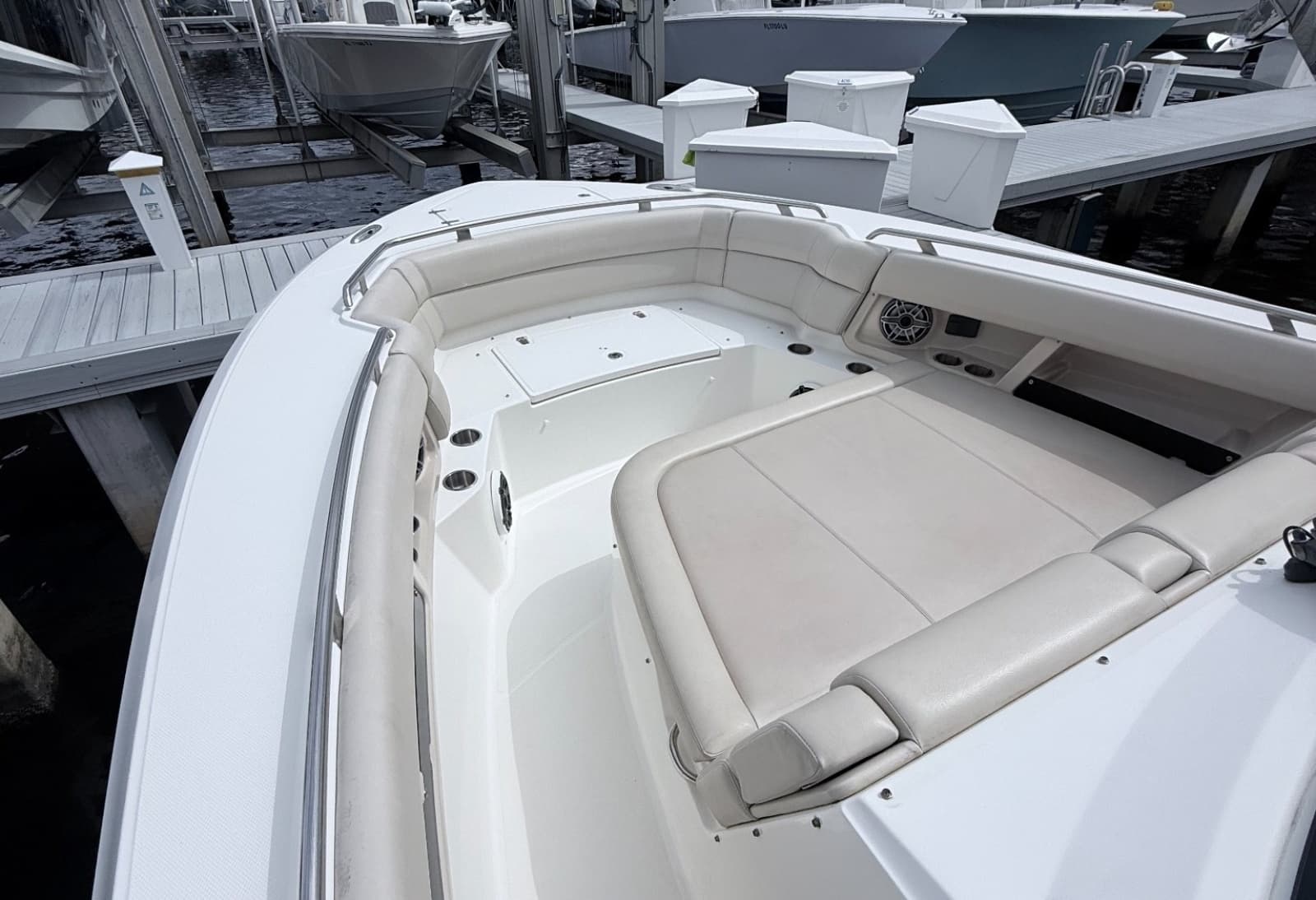 2023 Boston Whaler 350 Realm - Photo 6