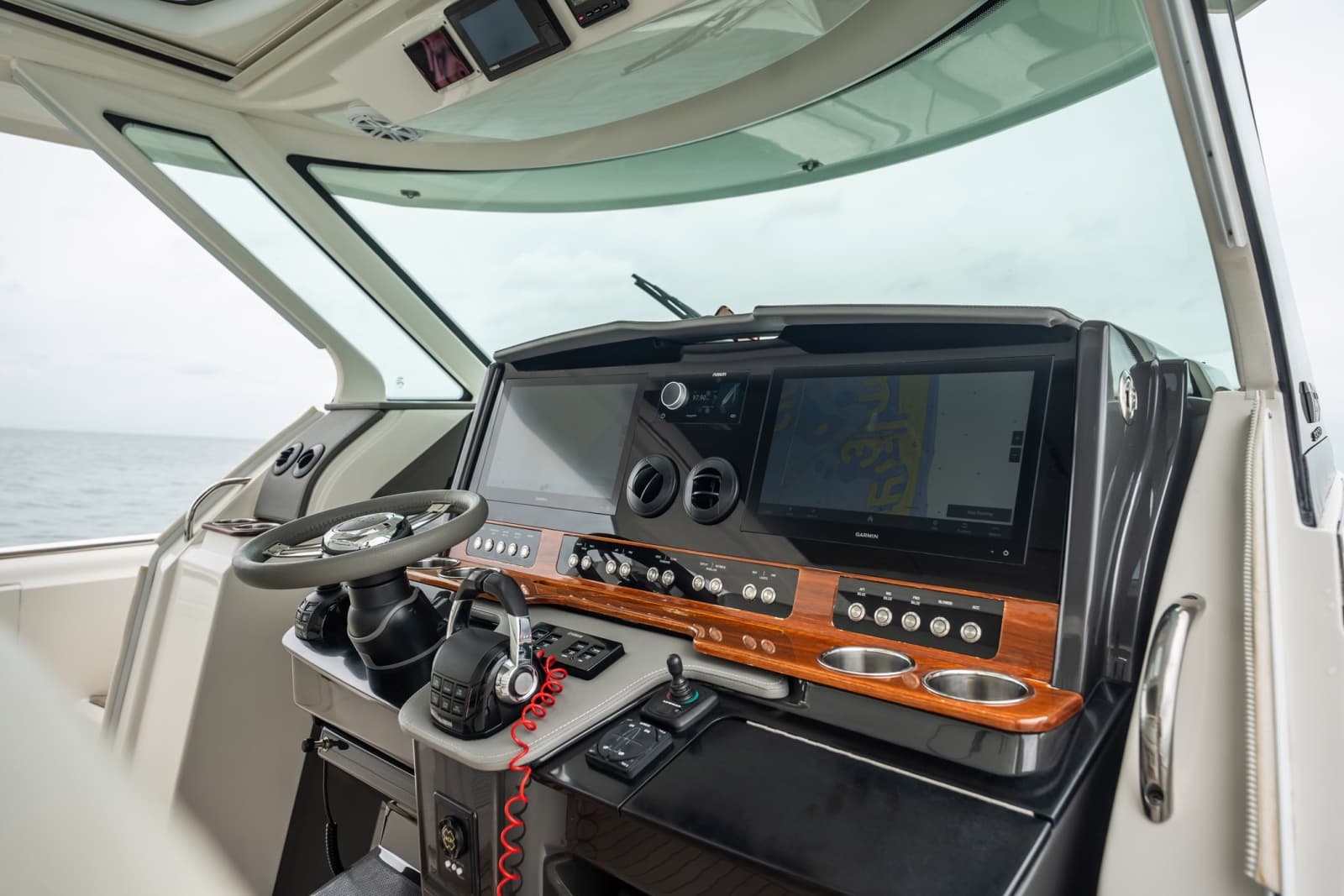 2021 Tiara Sport 43 LS - Photo 17