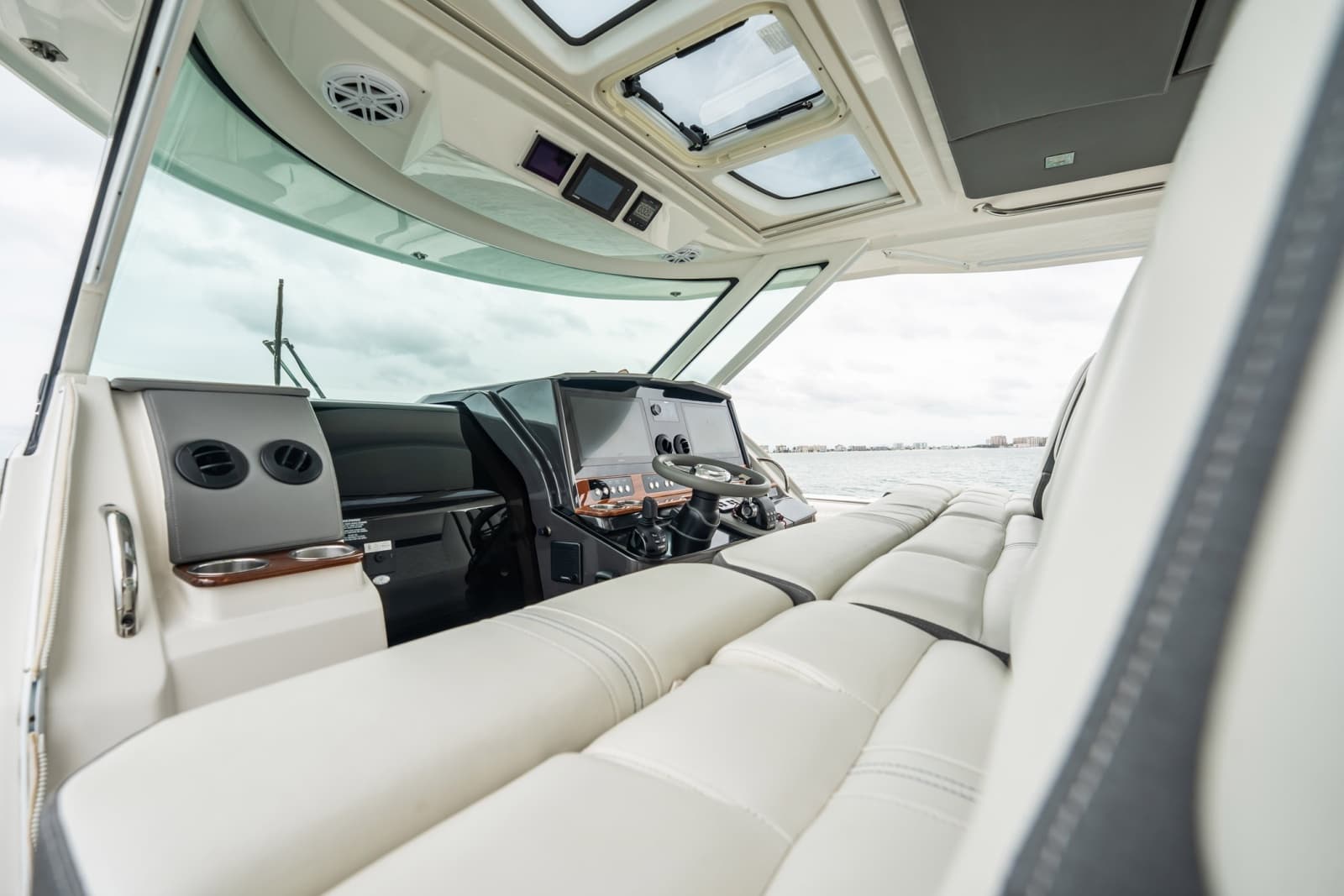 2021 Tiara Sport 43 LS - Photo 19