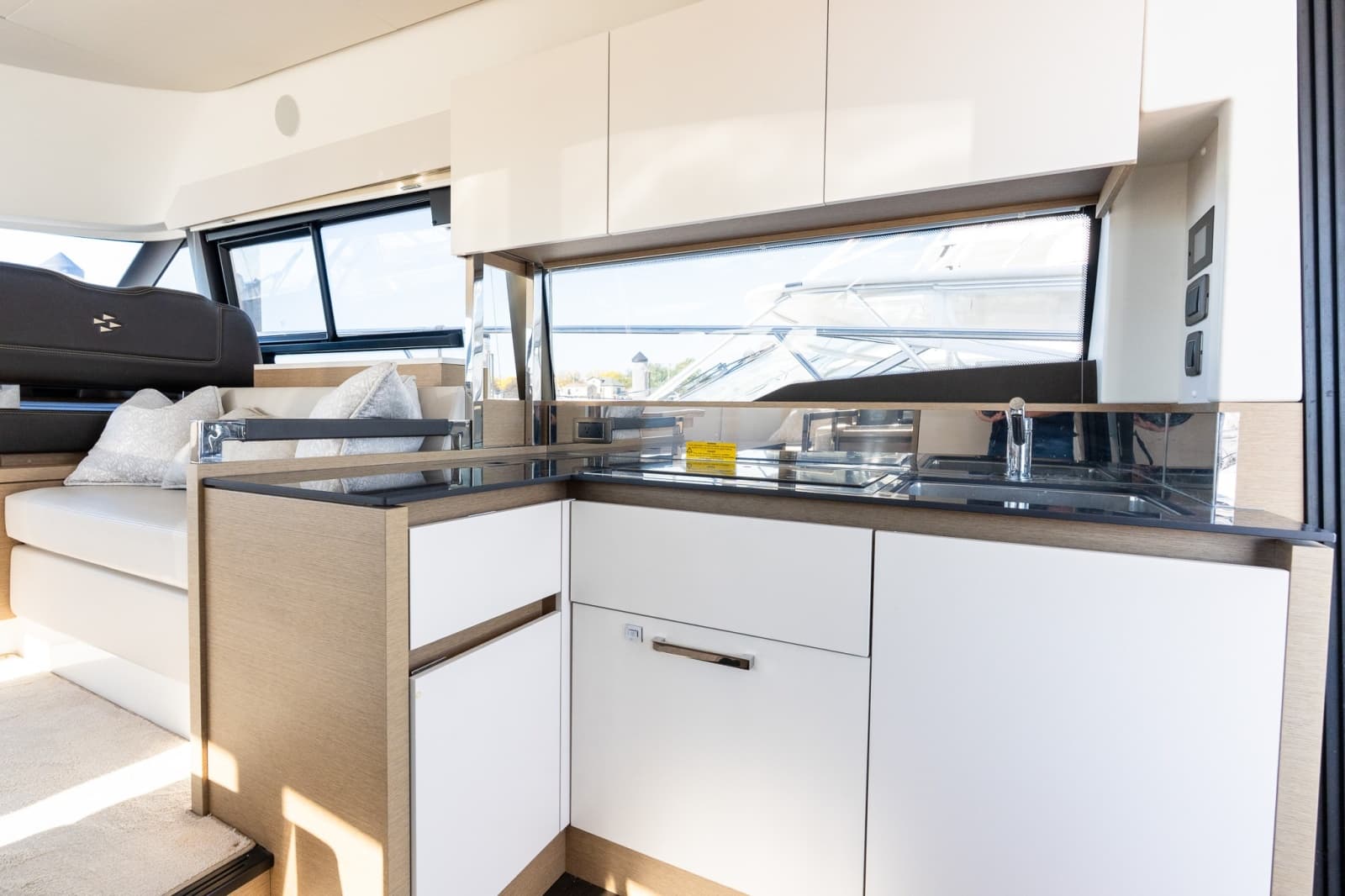 2022 Prestige 460 - Photo 31