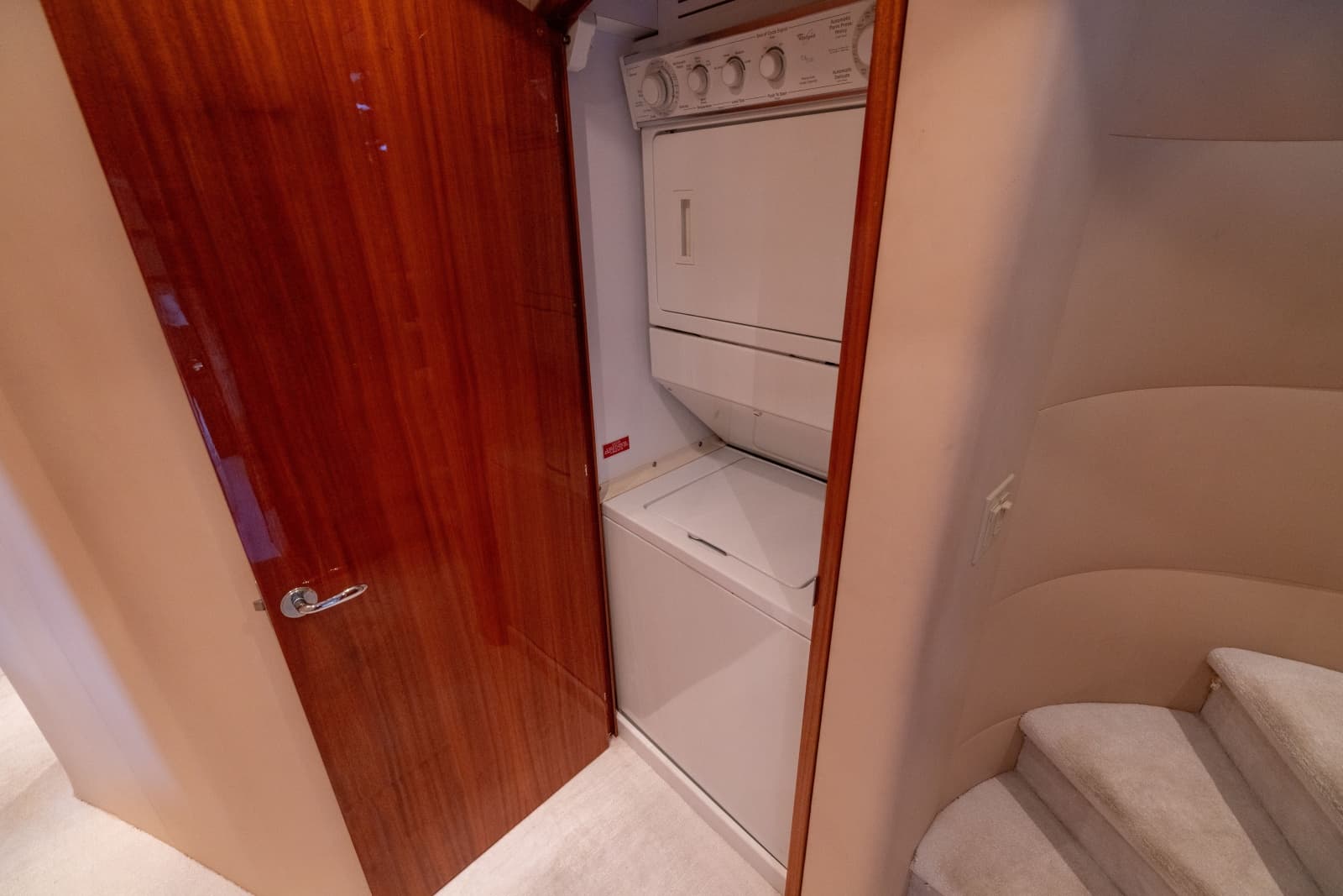 2005 Hatteras 80 Motor Yacht - Photo 75