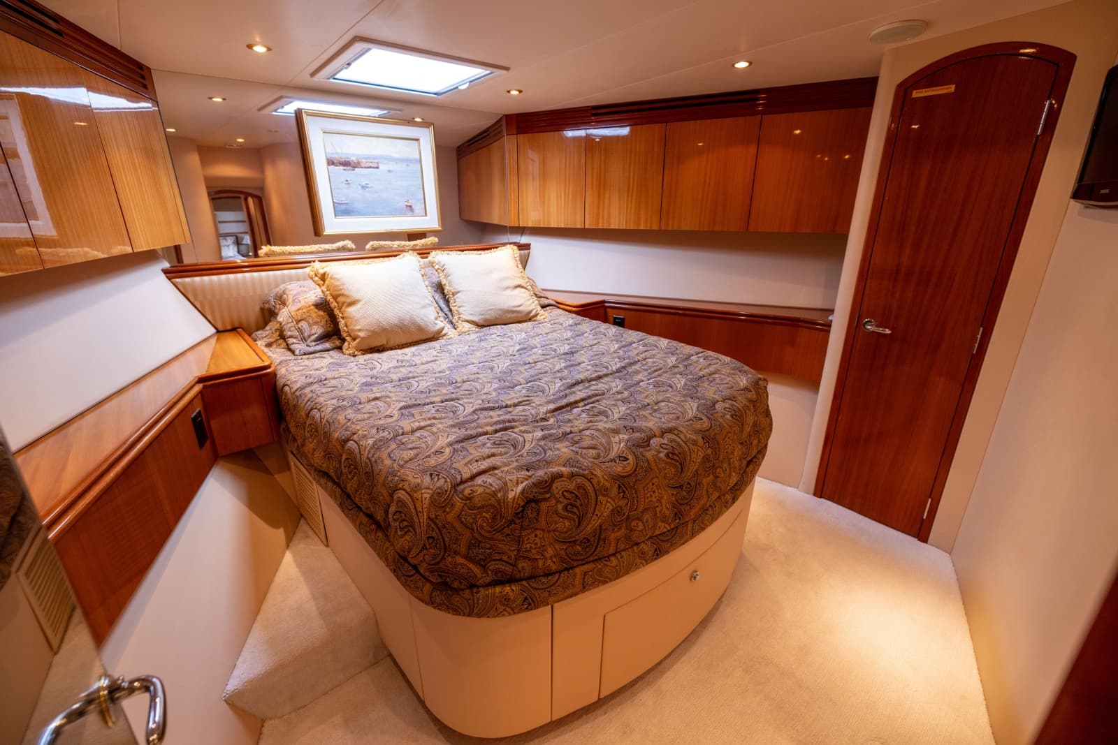 2005 Hatteras 80 Motor Yacht - Photo 70