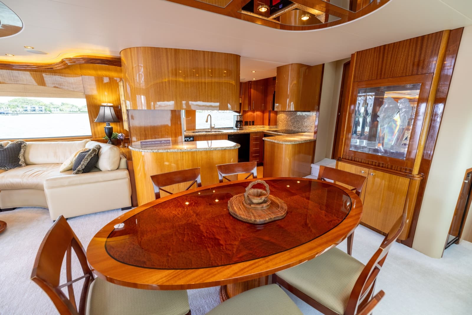 2005 Hatteras 80 Motor Yacht - Photo 41