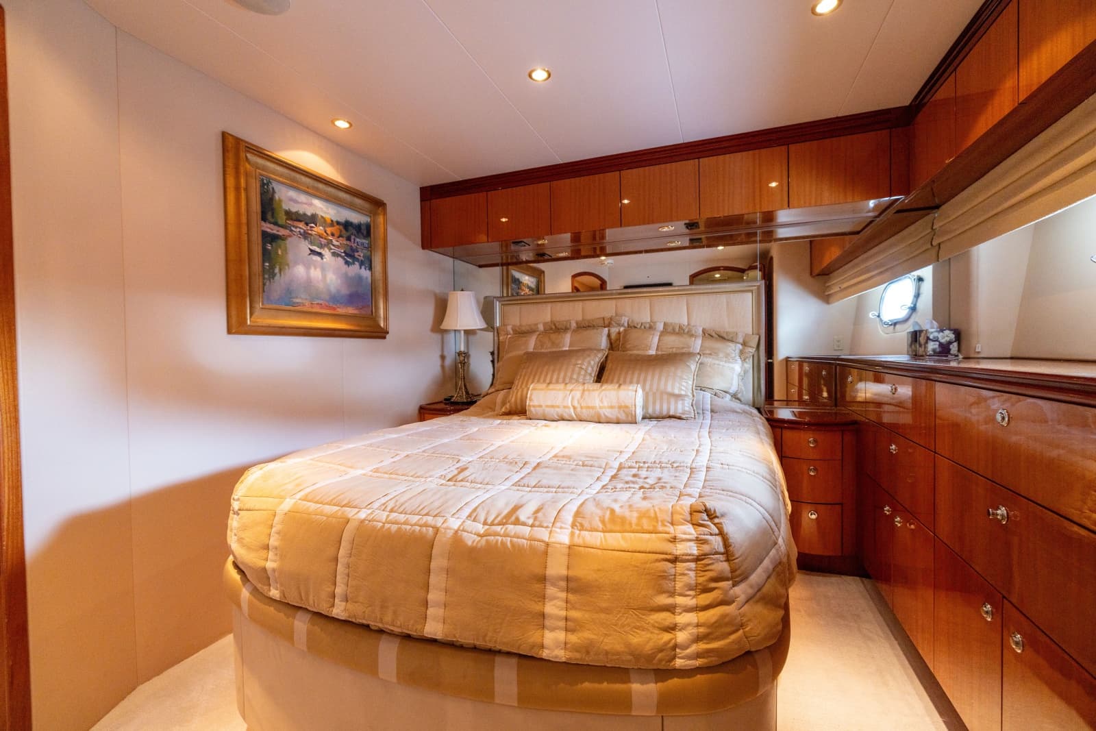 2005 Hatteras 80 Motor Yacht - Photo 64