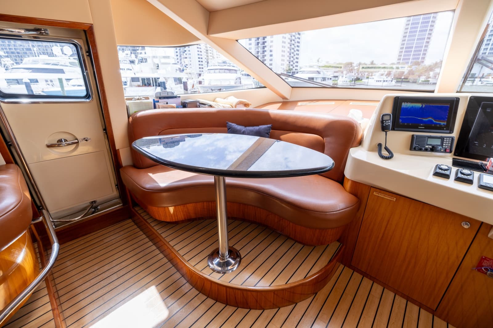 2005 Hatteras 80 Motor Yacht - Photo 50