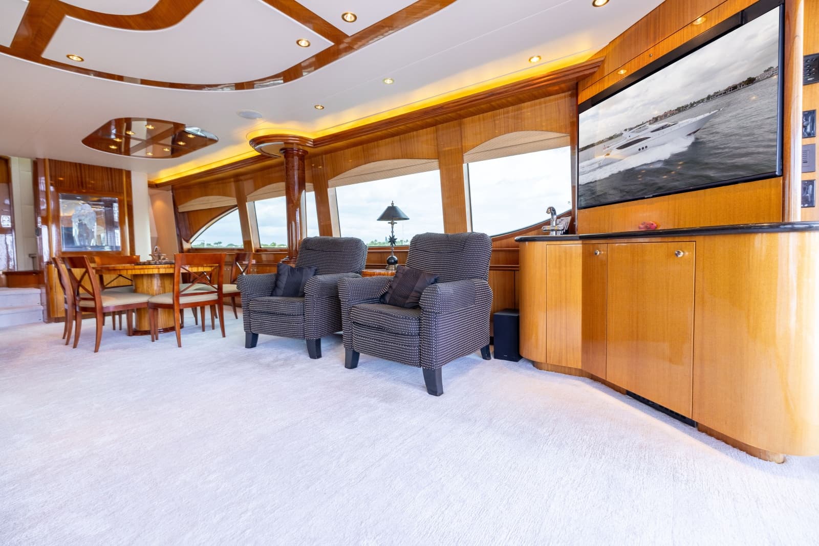 2005 Hatteras 80 Motor Yacht - Photo 37