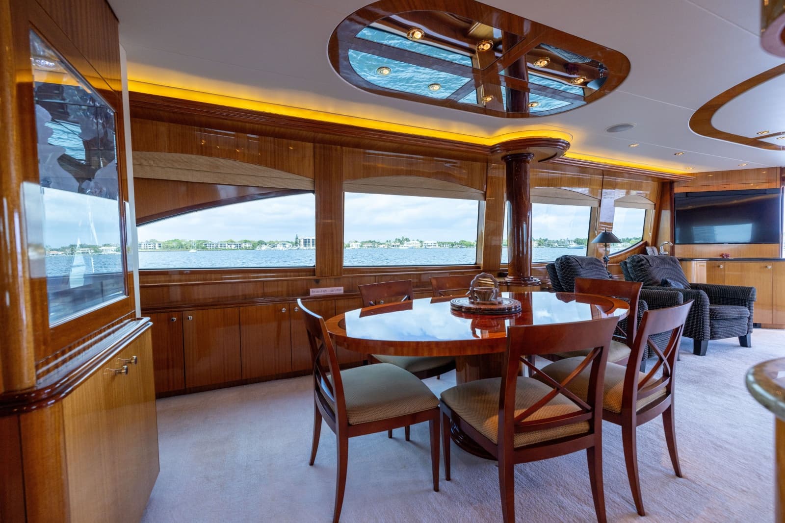 2005 Hatteras 80 Motor Yacht - Photo 40