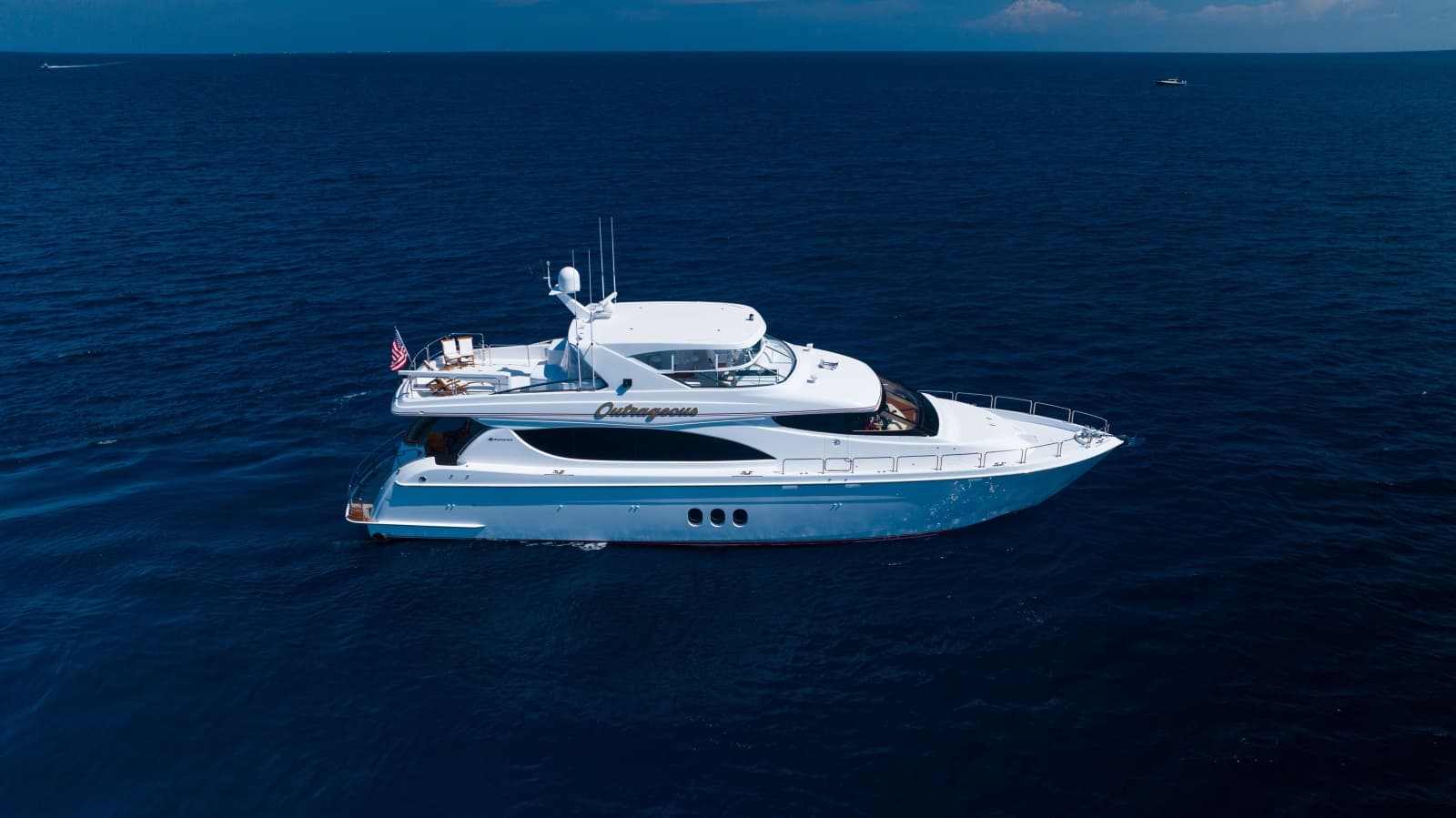 2005 Hatteras 80 Motor Yacht - Photo 18