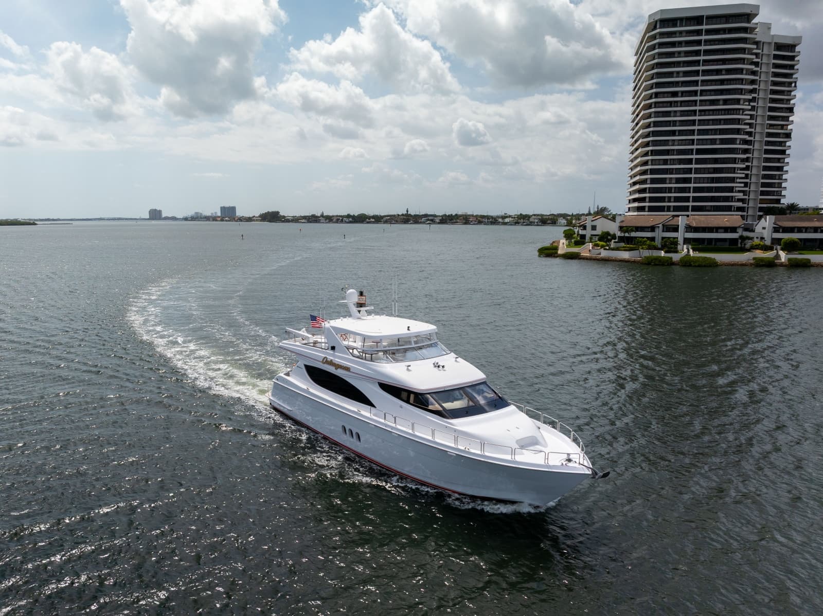 2005 Hatteras 80 Motor Yacht - Photo 15