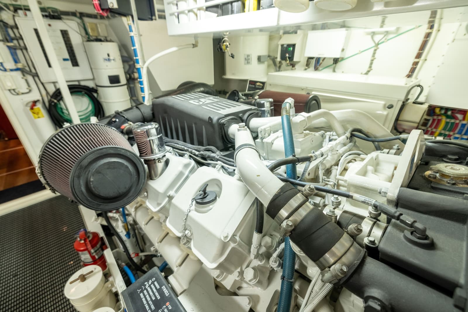 2005 Hatteras 80 Motor Yacht - Photo 77