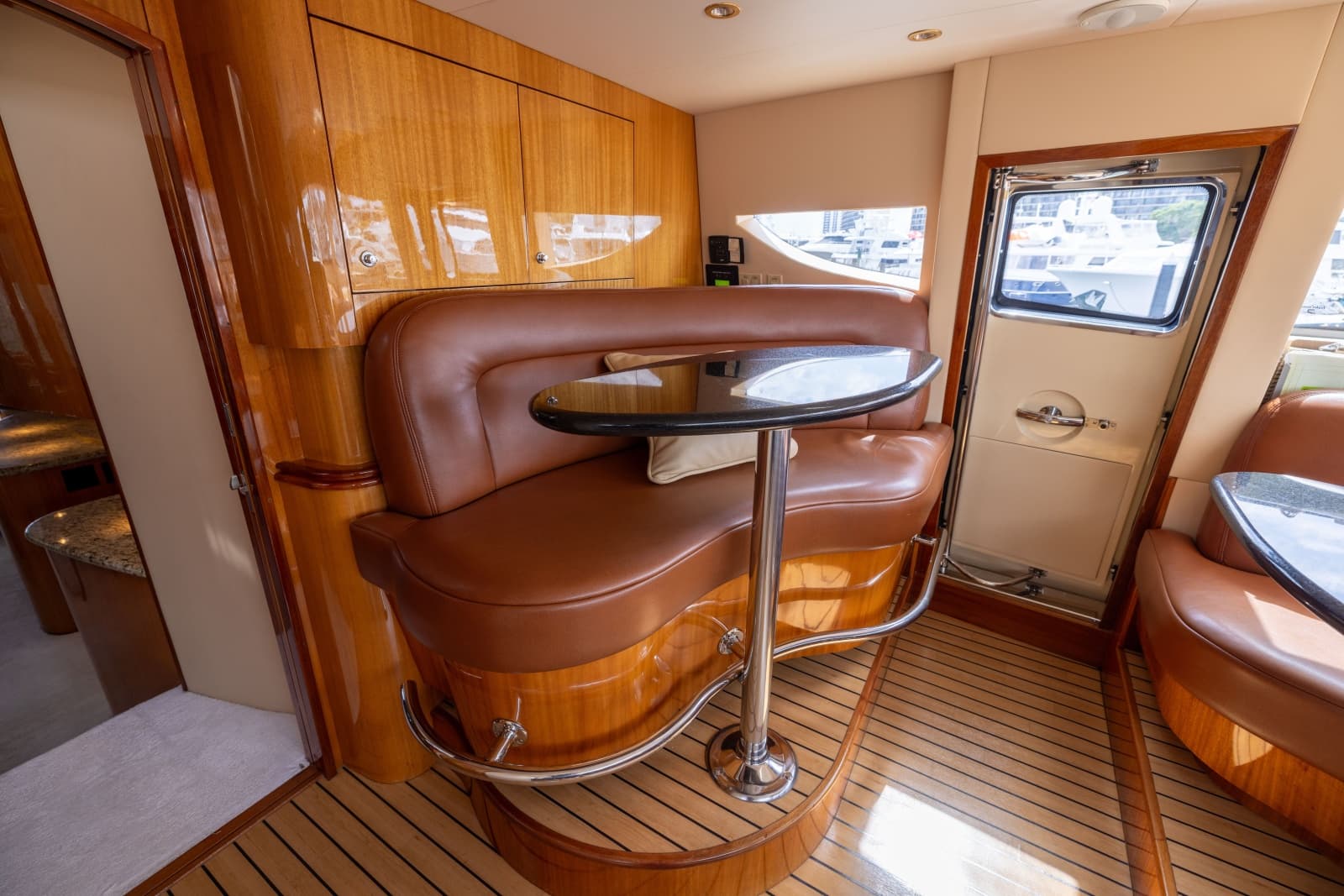 2005 Hatteras 80 Motor Yacht - Photo 45