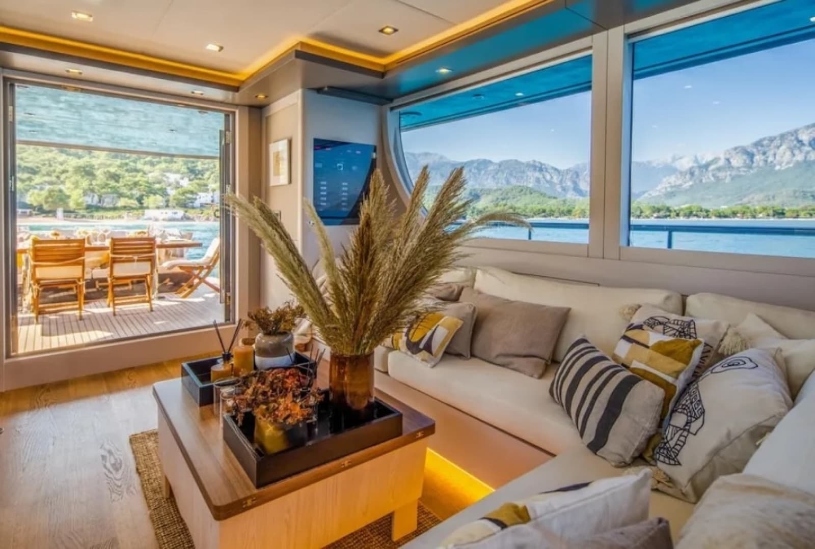 2019 Bering Steel Expedition Yacht - Photo 4