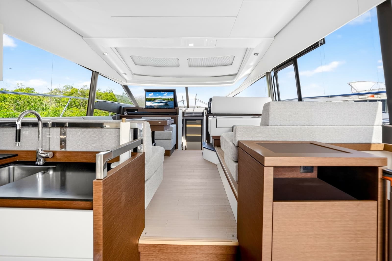 2019 Prestige 520S - Photo 37