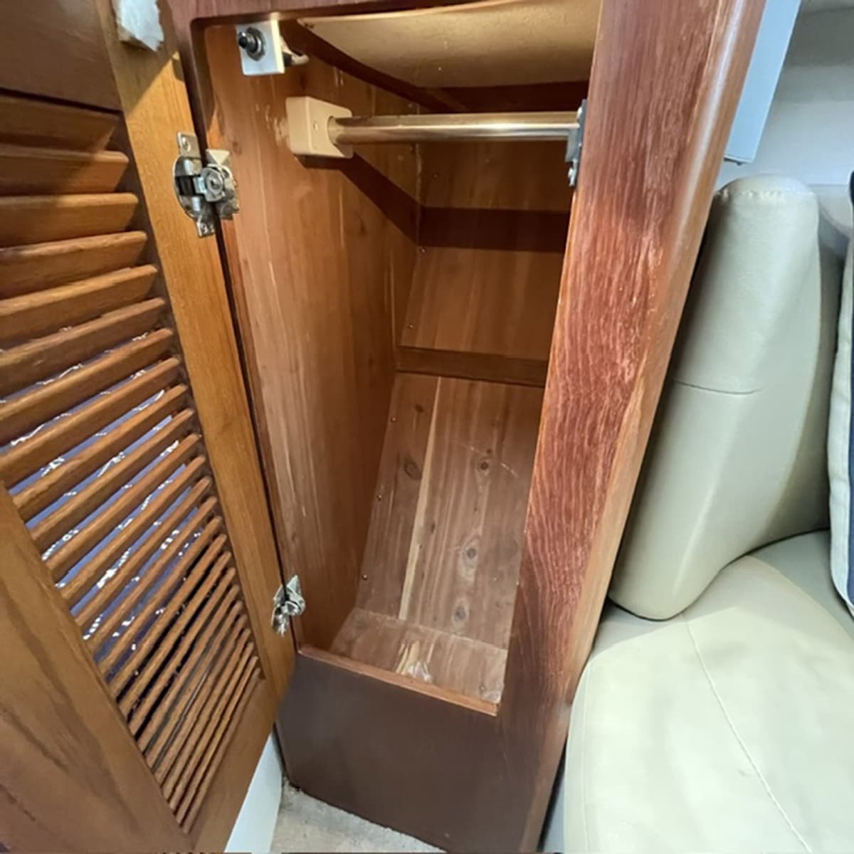 2005 Pursuit 3370 Offshore - Photo 25