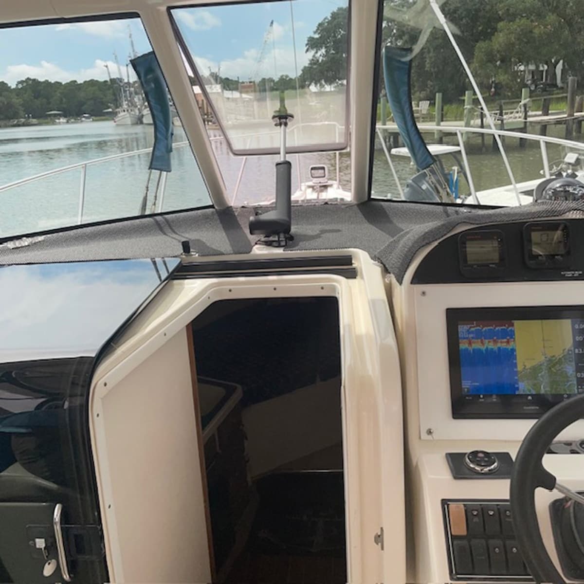 2005 Pursuit 3370 Offshore - Photo 18
